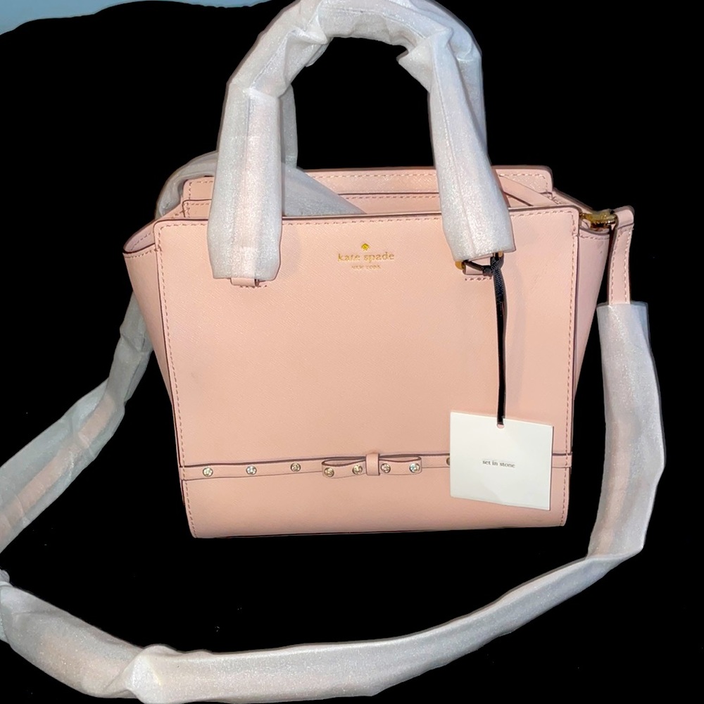 BRAND NEW W TAGS/ No marks or scratches!